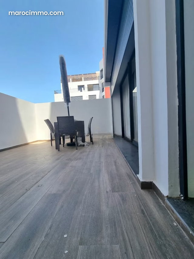 Studio neuf moderne avec terrasse — 2