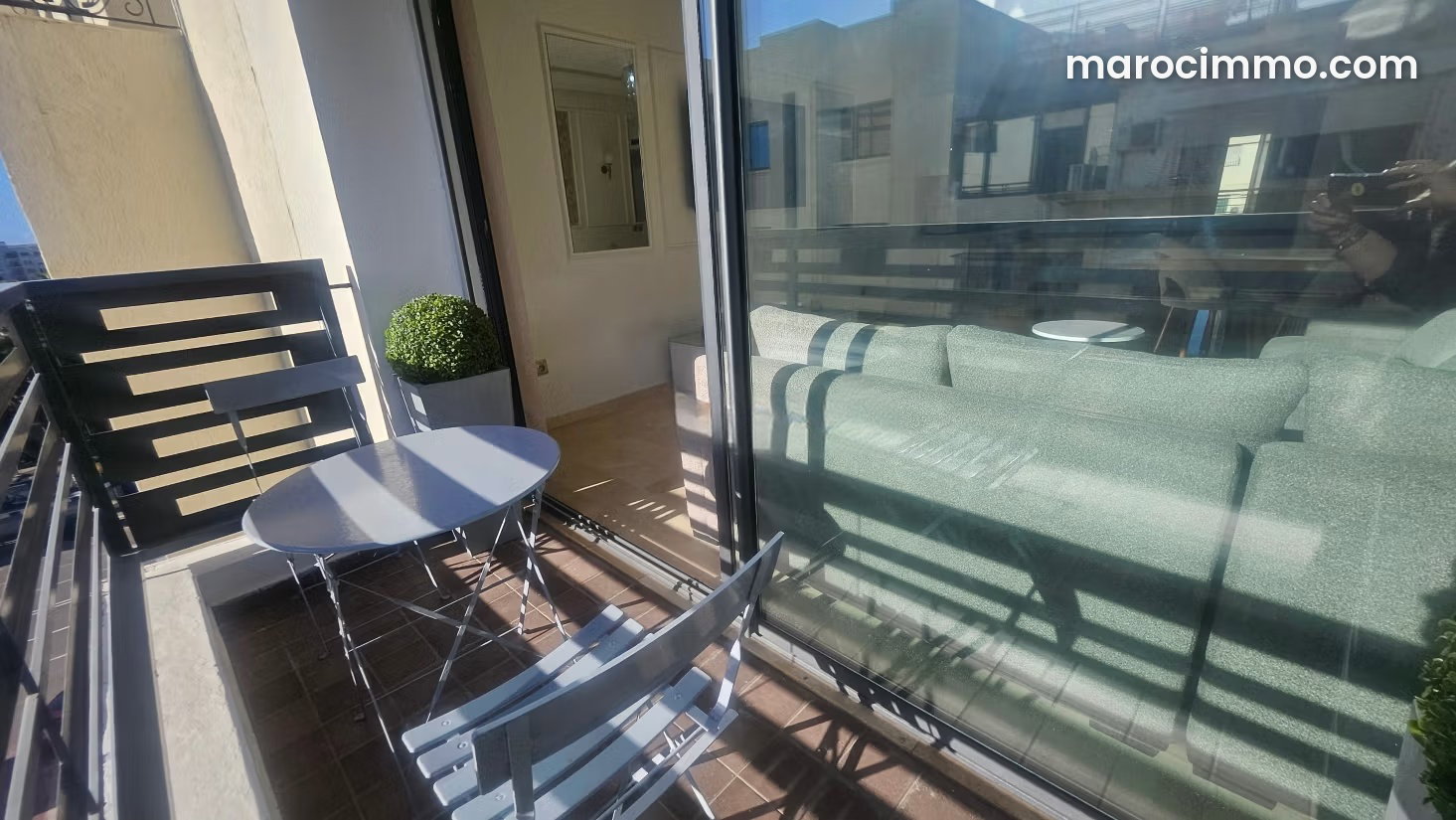 Furnished apartment with terrace for rent in Racine, Casablanca — Casablanca