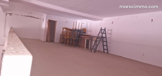 Louez le local idéal à Guéliz. Superficie 242 m² — 4