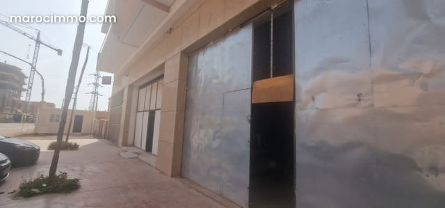 Louez le local idéal à Guéliz. Superficie 242 m² — Marrakech