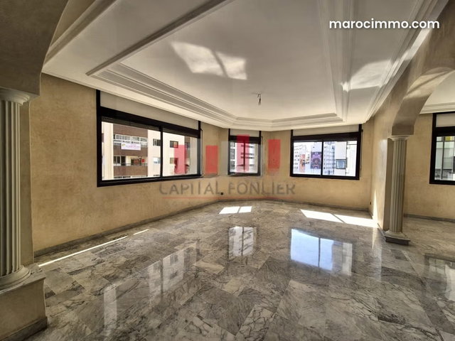 Appartement à l'achat à Anfa. Superficie 261 m². Ascenseur — 2