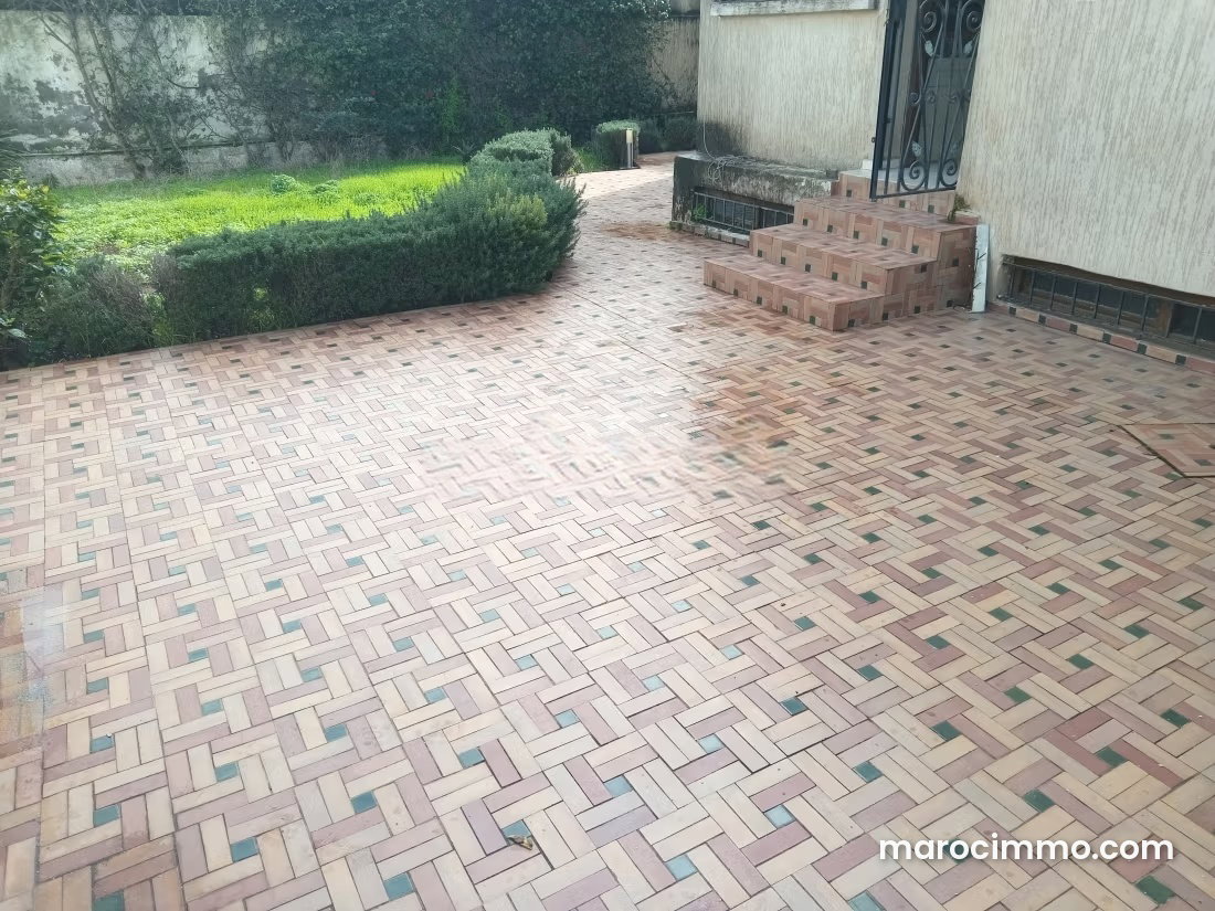 377 sqm sea-view villa in Riyad, Rabat, with 4 bedrooms and a garden — Rabat