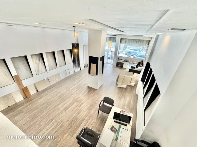 Très beau showroom 100 m² à la vente — 3