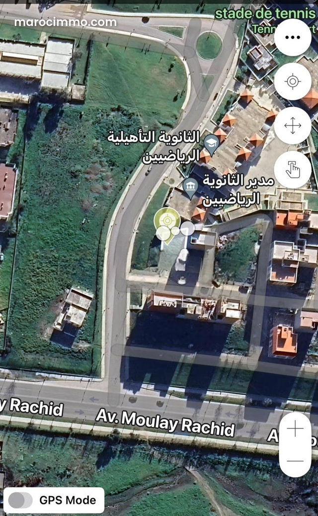 A Plot of Land Suitable for Building Three Floors — 3