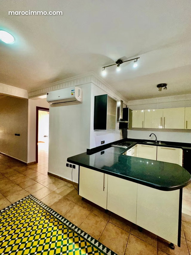 Belle appartement 3 chambre vide à Victor Hugo. 110 mètre — 5
