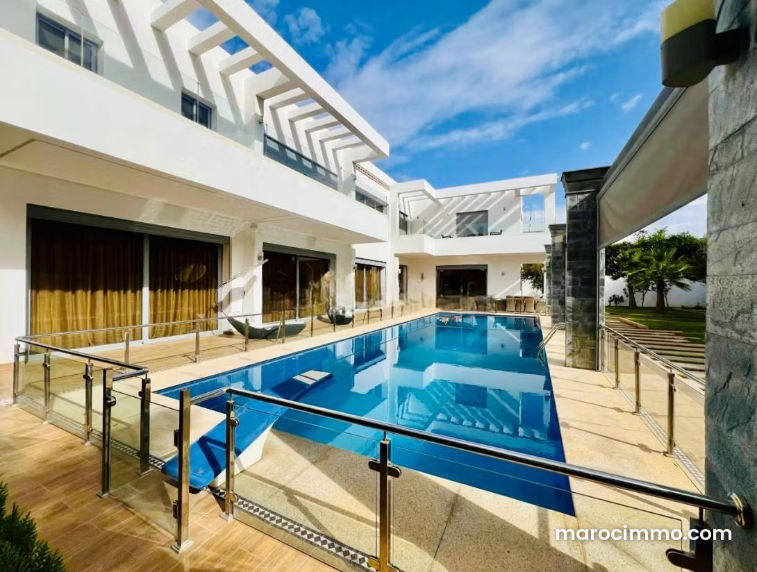 800 m² Villa with Pool and Garden, Souissi, Rabat — Rabat