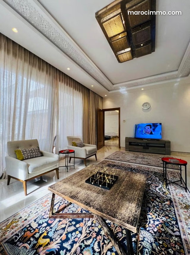 Villa Neuve et Prestigieuse à Louer à SOUISSI — 5