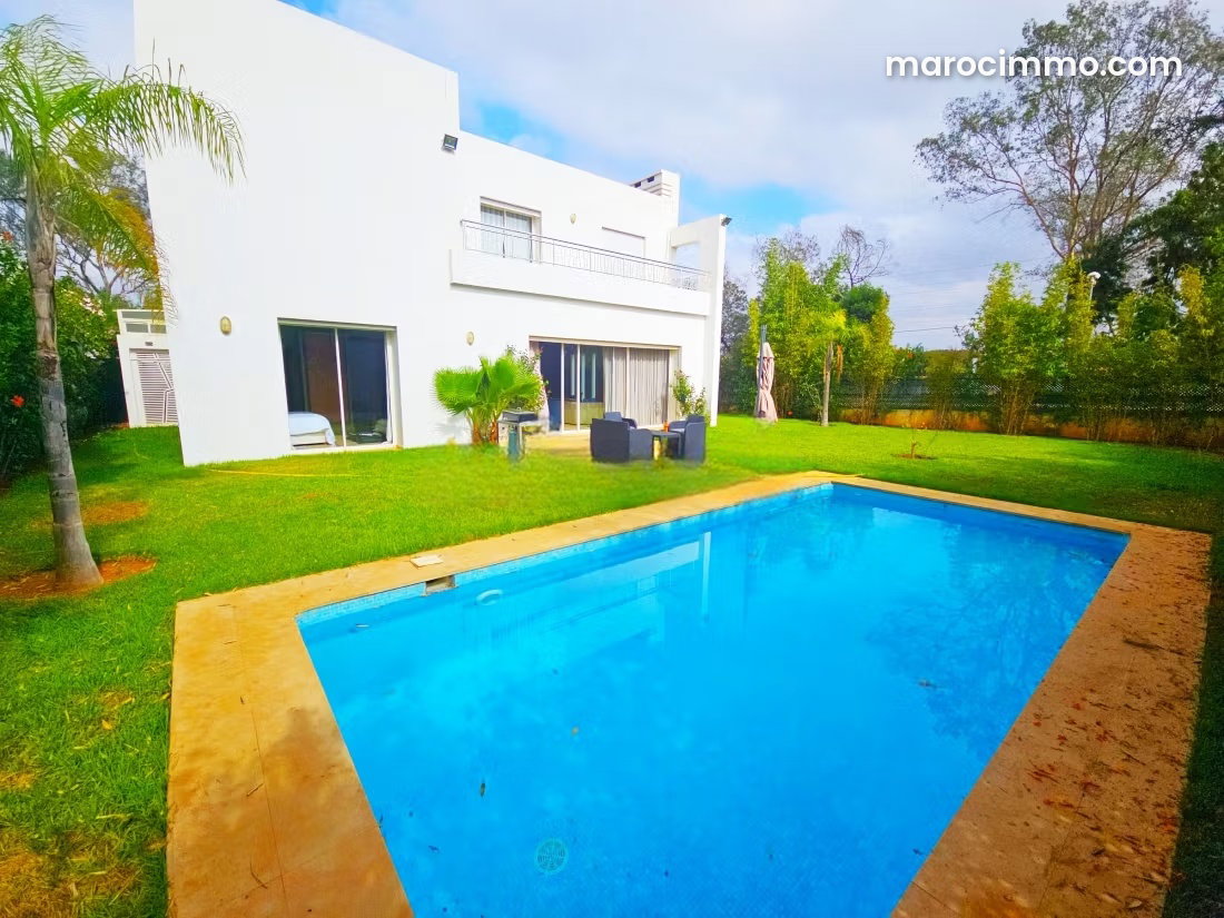 Furnished 700 m² villa with pool and garden, Souissi, Rabat — Rabat