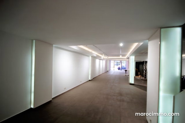 Rent commercial shop 390 m² premium Maarif ext — 2