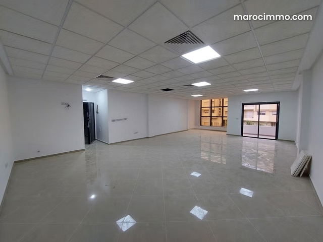 Plateaux bureaux à vendre marjane — Meknès