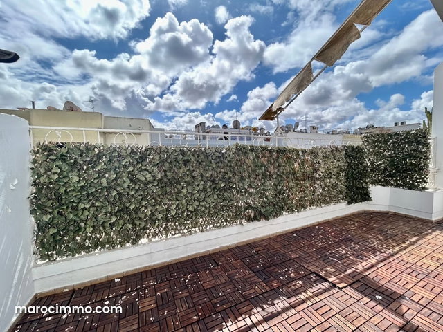 Superbe appartement traversant à louer — 4