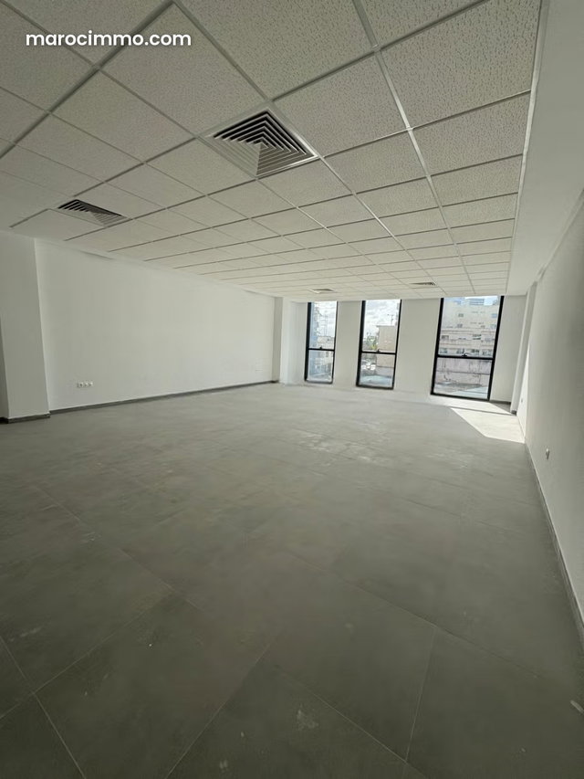 Bureau Prime Neuf 2156 M² Disponible Immédiatement — 5