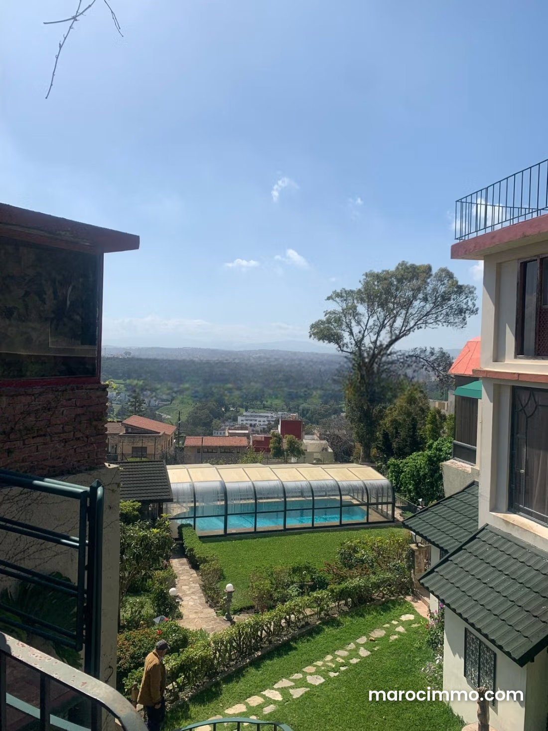 1-Bedroom Apartment with Swimming Pool, Tangier City Centre — Tangier