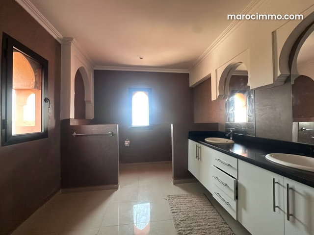 Villa de Luxe avec VNA à vendre – Route de Fés — 5