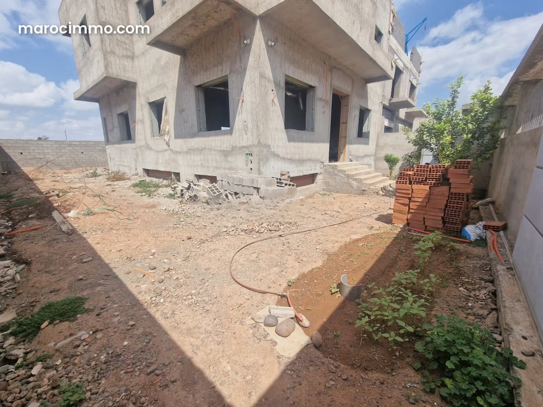 388 m² Villa to Renovate, Agdal, Marrakech, Mountain Views — Marrakesh
