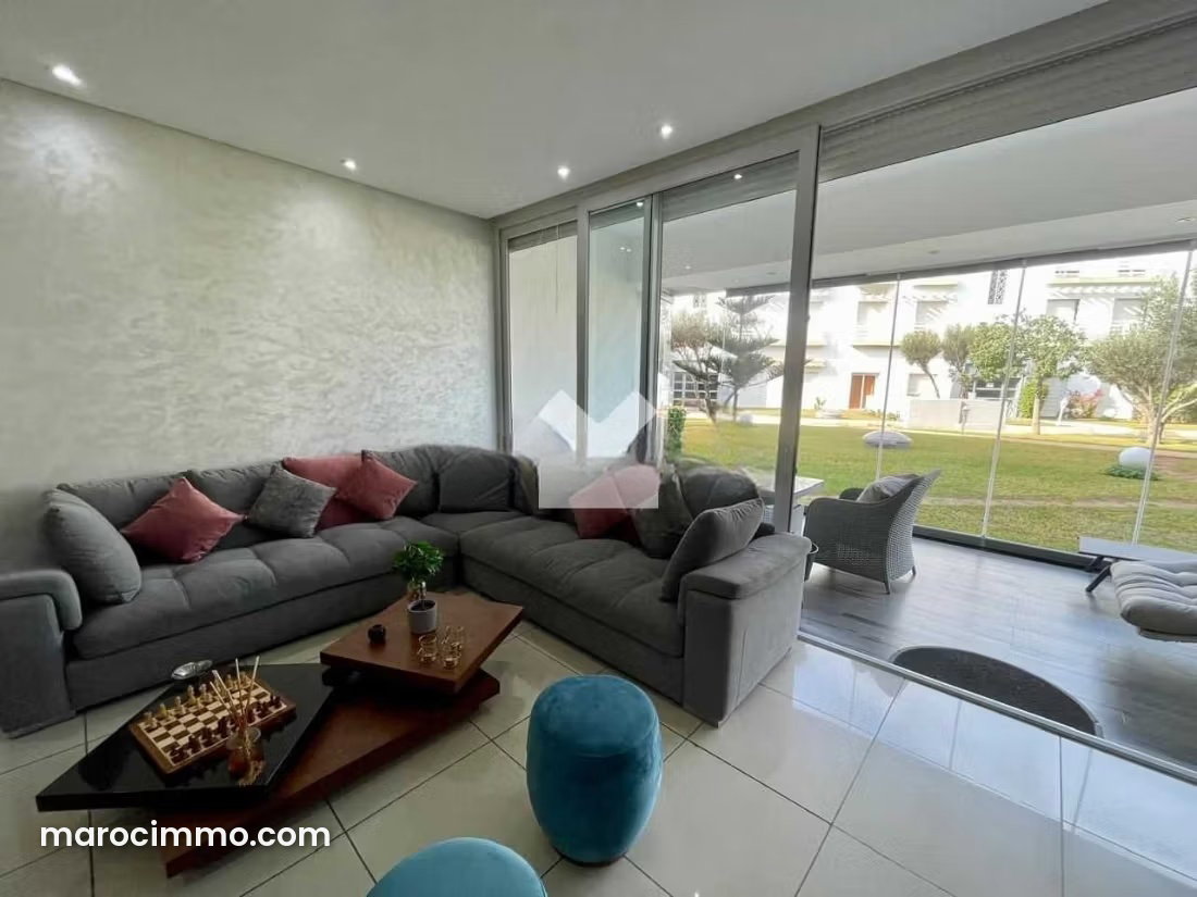 Appartement meublé avec terrasse à louer à Dar Bouazza — Dar Bouazza