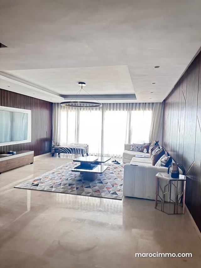 Luxurious Fully Furnished Master Apartment — 4