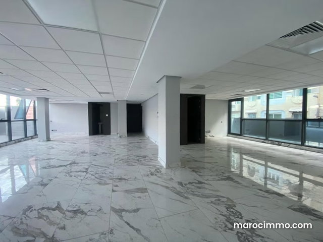Bureau à louer 164 m² — 2