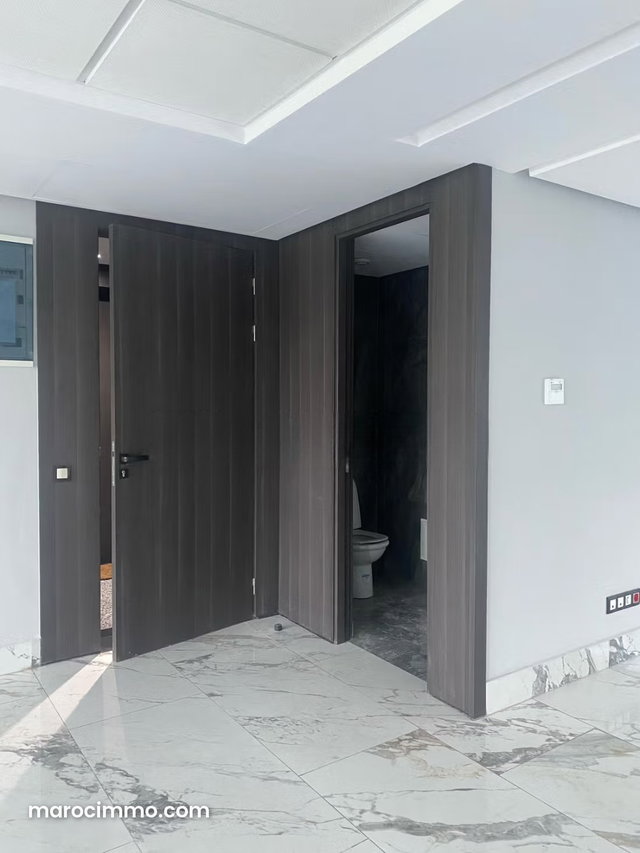 Bureau à vendre 154 m² — 3