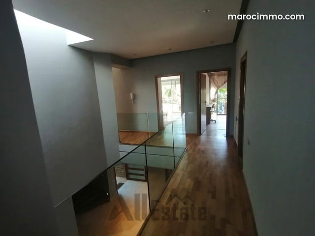 Villa jumelle vide à louer à Ain Diab, Casablanca — 3