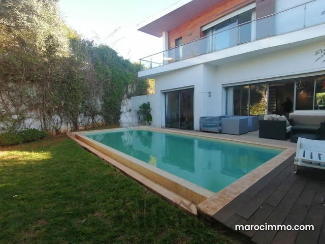 Villa jumelle vide à louer à Ain Diab, Casablanca — الدار البيضاء