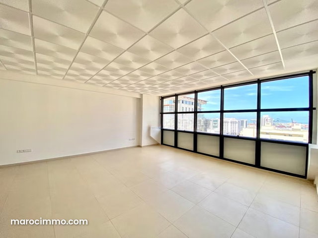 Bureau 57m2 centre ville quartier du port — 2