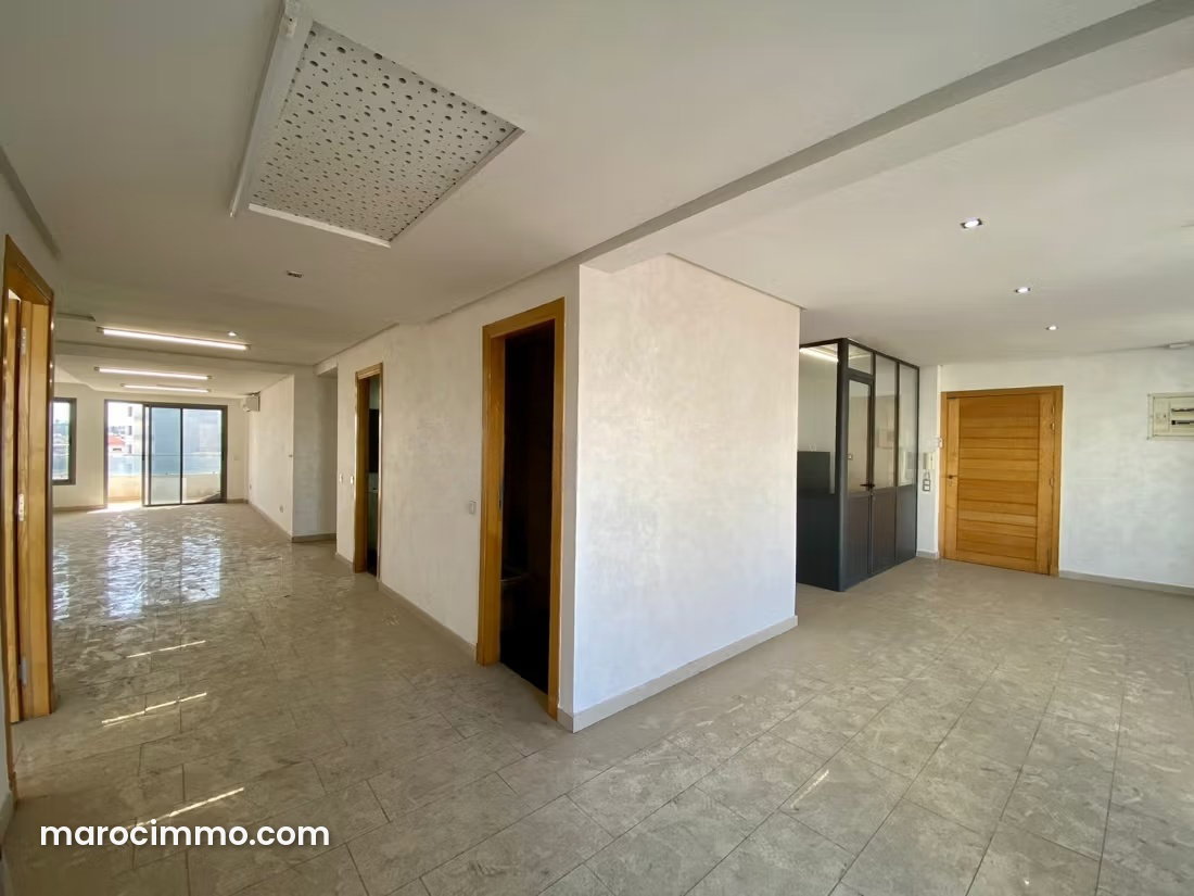 126 m² Office with Garage, Hospitals District, Casablanca — Casablanca