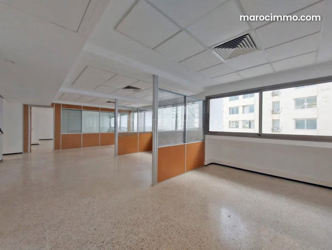 200 m² Office with Garage, Casablanca City Centre — Casablanca