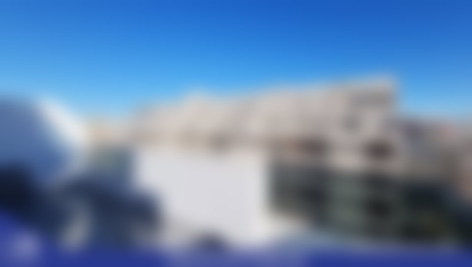شقة فسيحة بواجهة جنوبية في قلب طنجة