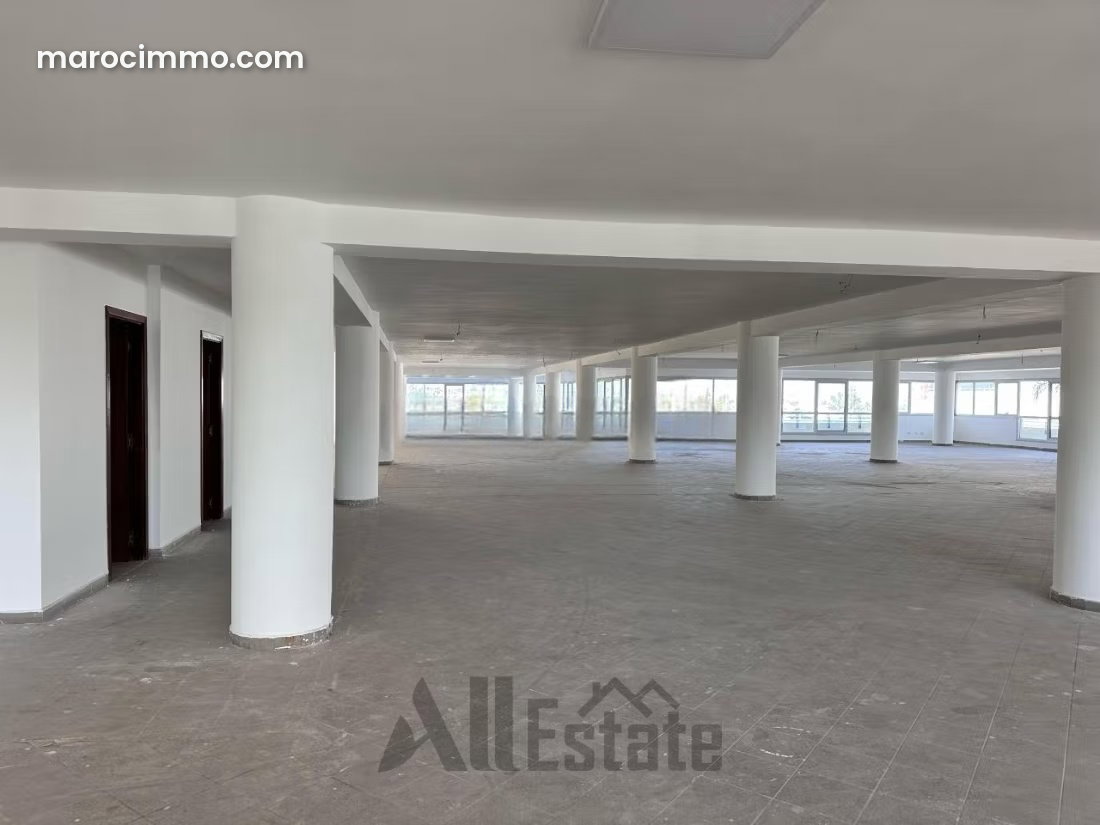 Bureau 1270 m² à Sidi Maarouf, Casablanca, standing et visibilité — Casablanca