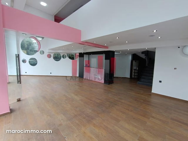 Super emplacement 110m2 avec belle façade sur Ziraoui — Casablanca