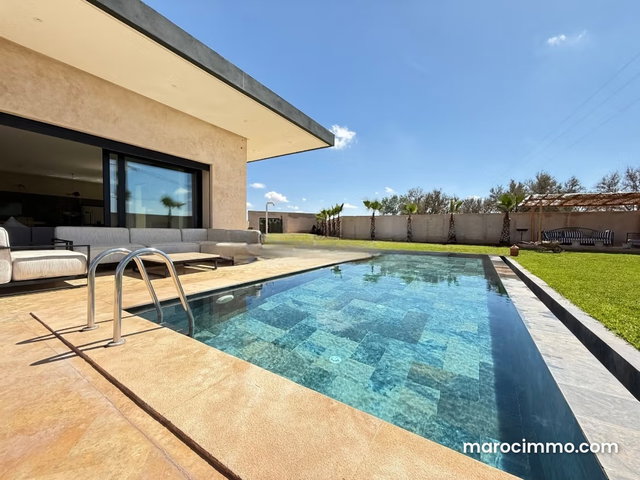Villa Meublée de Plain Pied à Vendre – Route d’Amezmiz, Marrakech, 3 Suites, Piscine, Hammam, Terrasse — 3