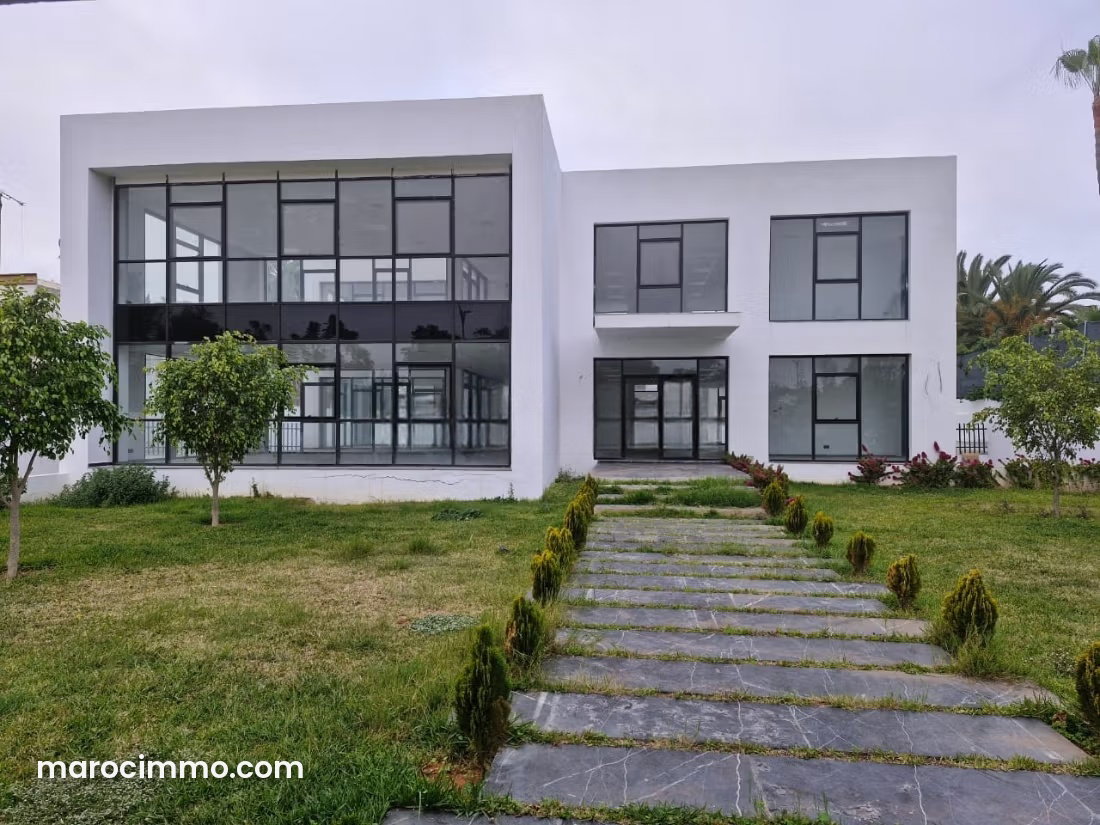 2,000 sqm Office Space for Lease in Souissi, Rabat, Prestige and Visibility — Rabat