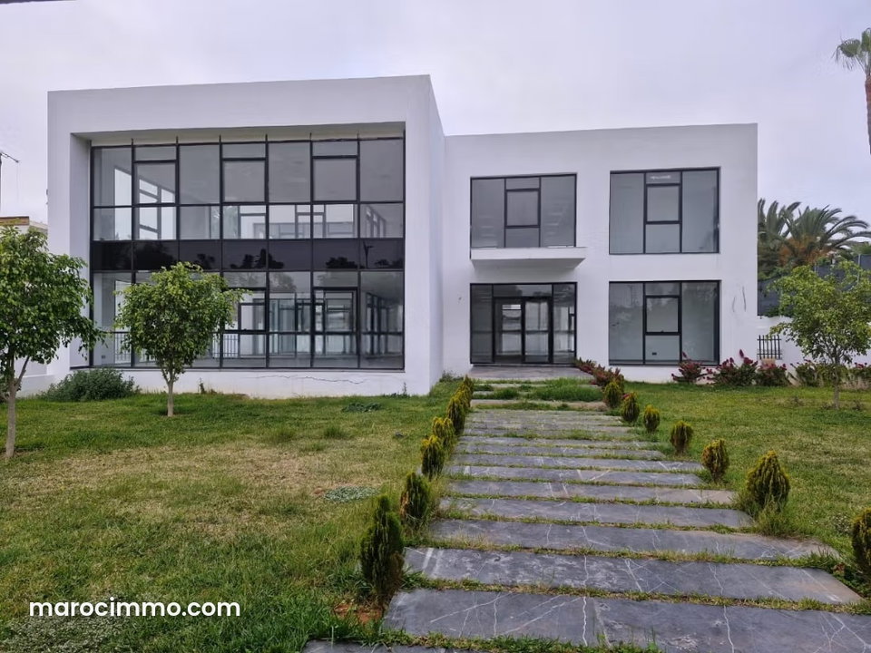 Plateau Bureaux de 2 000 m² sur Souissi RABAT