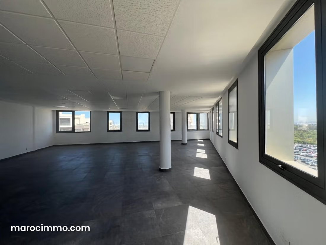 Bureau 97 m² à louer, Casablanca Finance City, vue dégagée — Casablanca