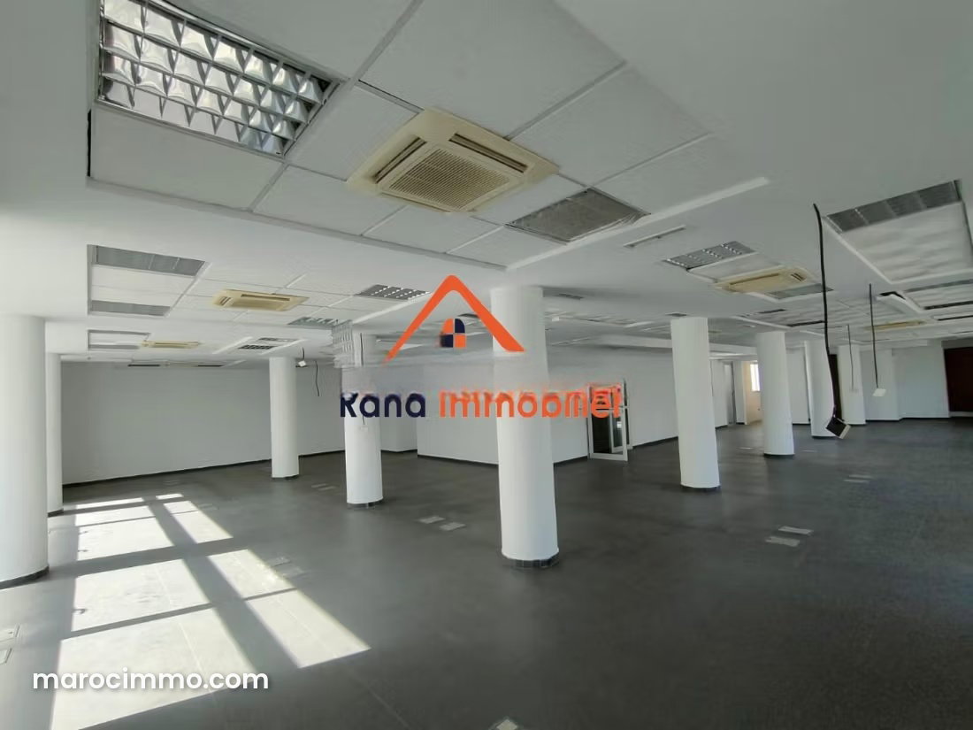 Bureau 240 m² avec terrasse, Agdal, Rabat — Rabat