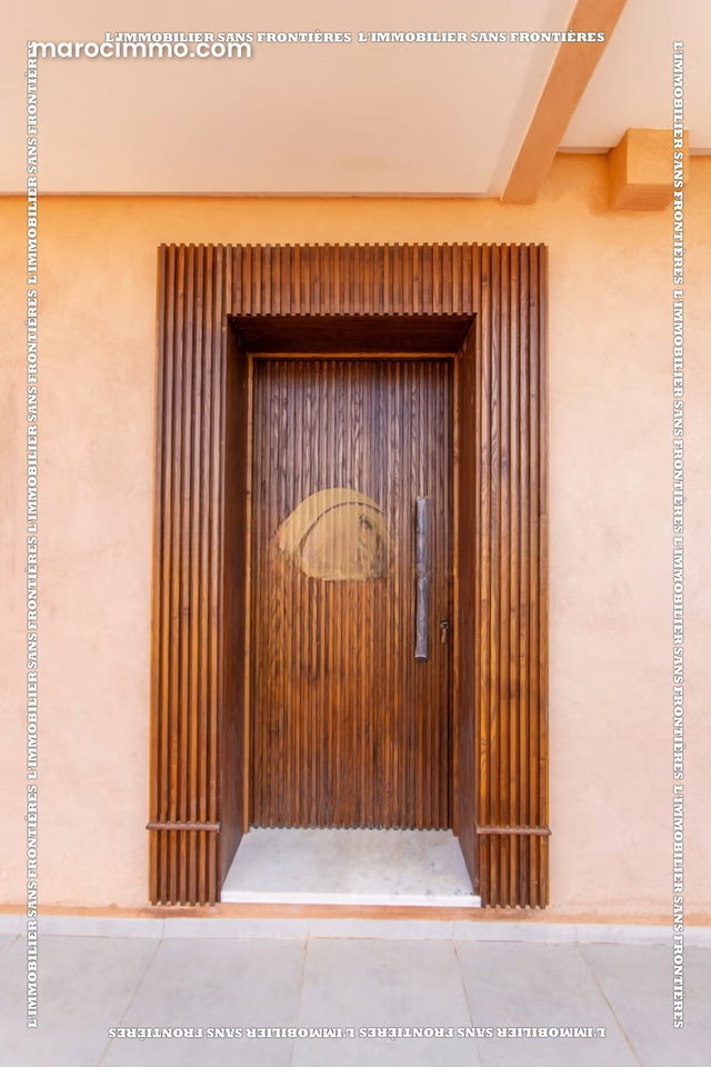 Villa à vendre à Route de Fès km 8, Marrakech — Piscine — 200 m² — 3
