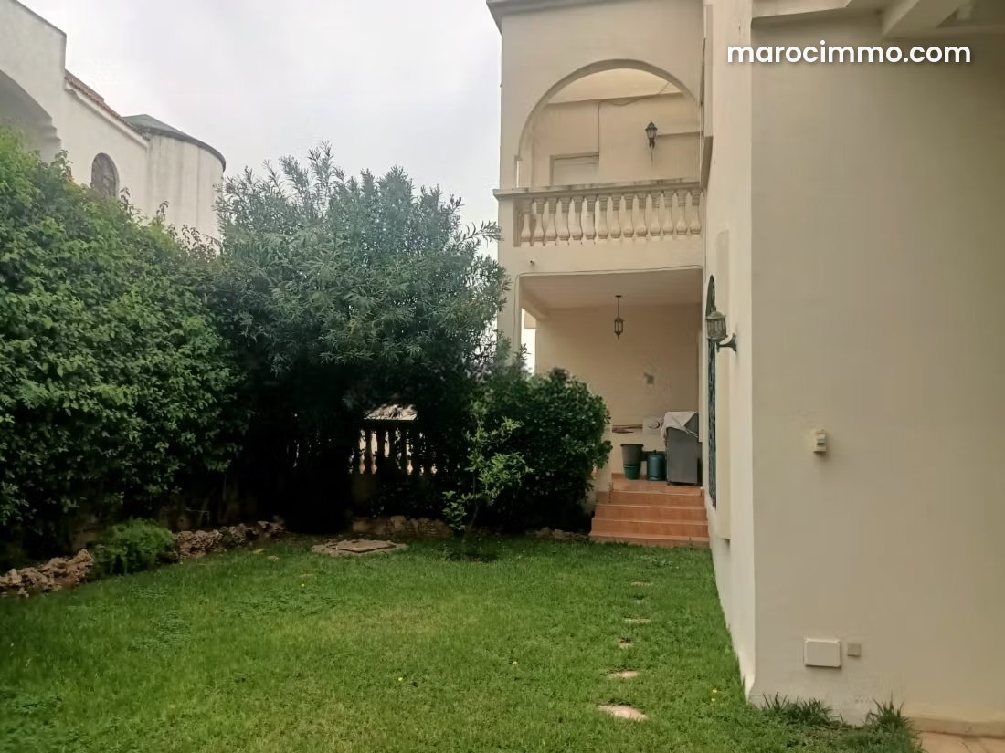 714 sqm Villa with Landscaped Garden, Mandarona, Casablanca — Casablanca