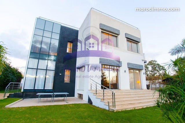 Belle villa de 1040m² à vendre à TANGER Jebilat — 2