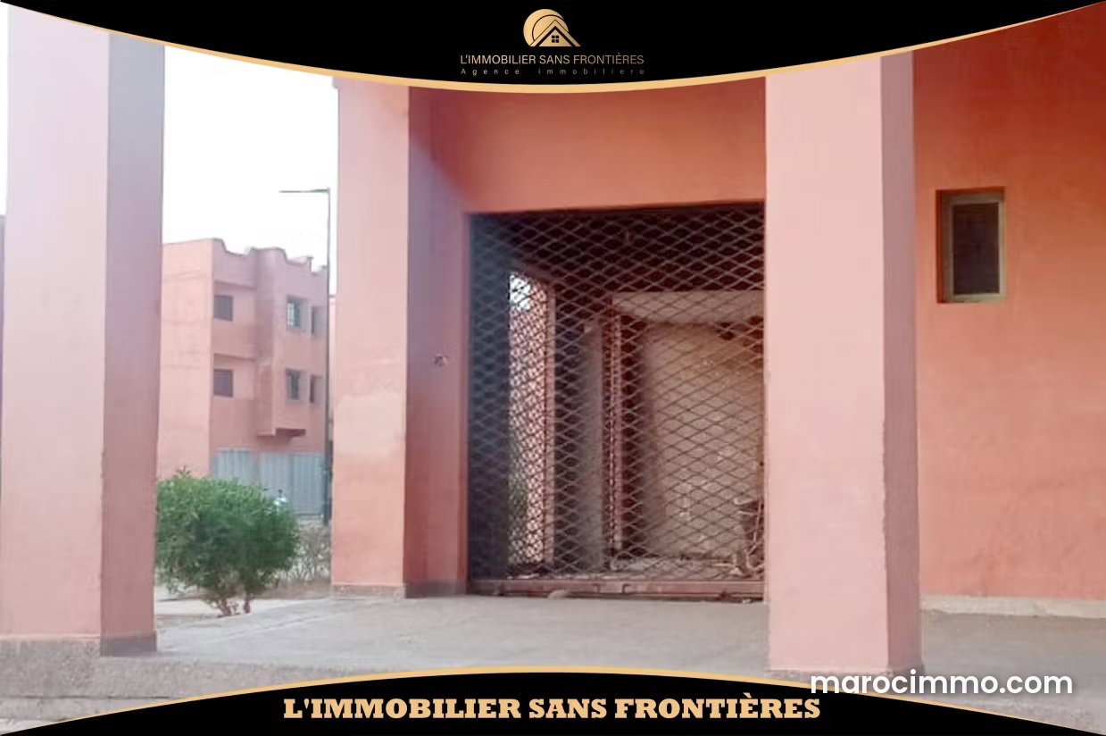 Local commercial 40 m² avec mezzanine à Azzouzia Marrakech — Marrakech