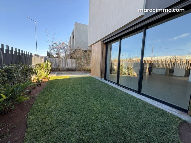 Manifique Villa a la location a ain diab 45000dh — 2