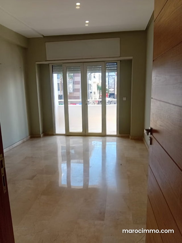 Appartement usage bureu zertouni location — 3