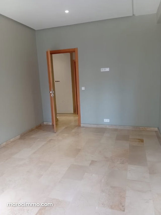 Appartement usage bureu zertouni location — 2