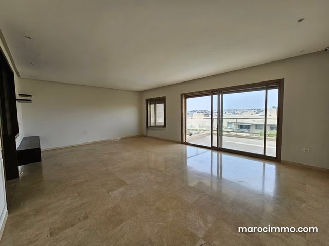 T4 vacant 162m² – last floor – 3 bedrooms person — 2