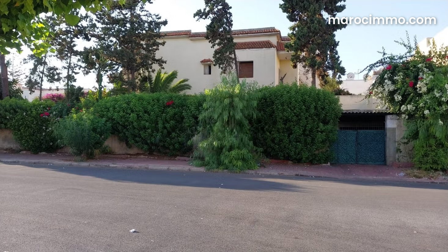 417 m² Villa to Renovate, Les Cretes, Casablanca — Casablanca