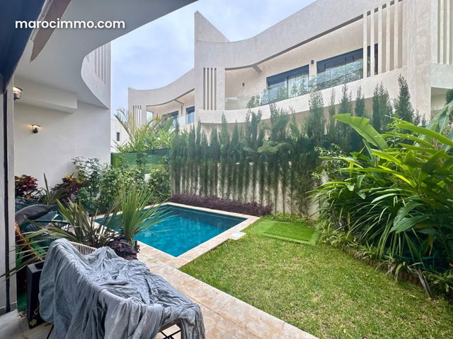 Villa Moderne à Louer Ain Diab Extension — 5
