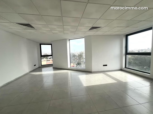 Bureau de 74m2 au quartier Maarif Ghandi — 5