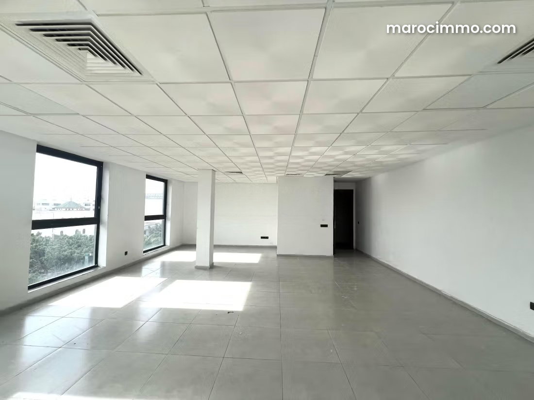 74 m² Office for Rent in Oasis, Casablanca, Air-Conditioned and Secure — Casablanca