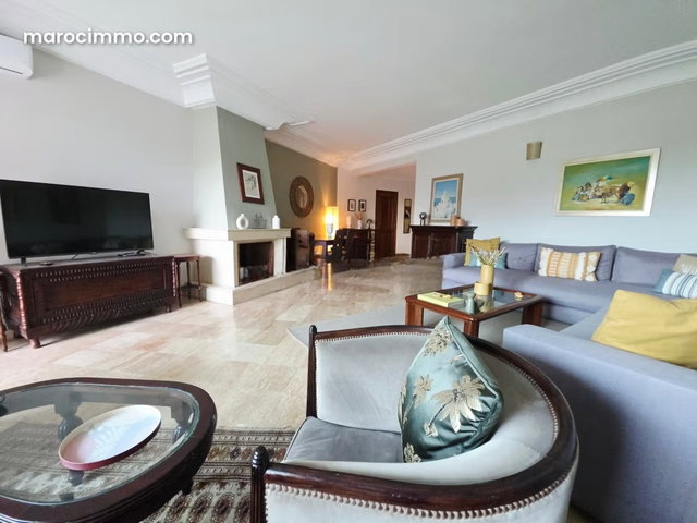 Top appartement meublé sans vis à vis avec terrasse couverte orienté Sud — 3