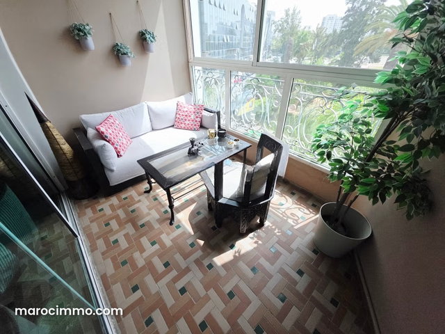 Top appartement meublé sans vis à vis avec terrasse couverte orienté Sud — 2